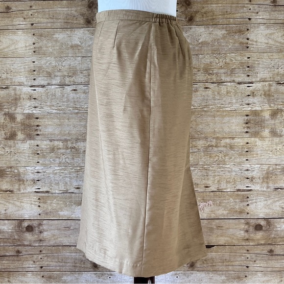 Elegant Size 16W Beige Skirt - Picture 5 of 8